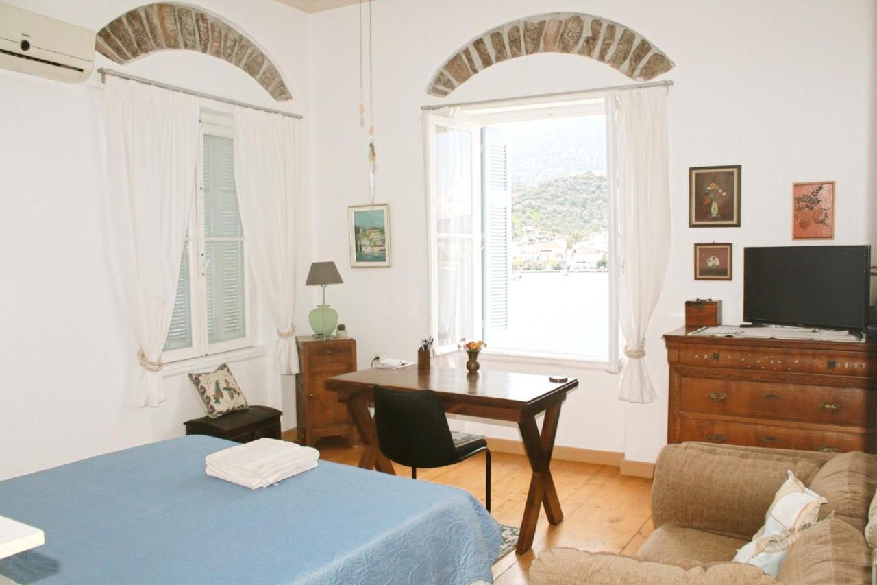 Ferienwohnung Magdalene'S House Poros Town Exterior foto